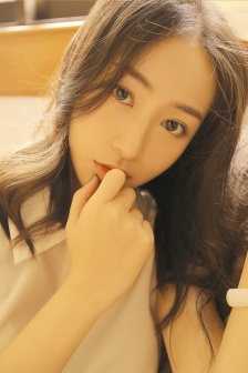 瞒着丈夫说在公司加班日剧